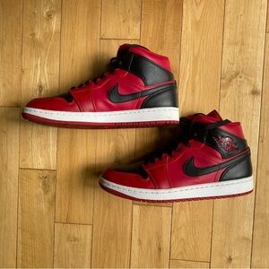 Nike Air Jordan 1 retro mid reverse bred men's sneaker